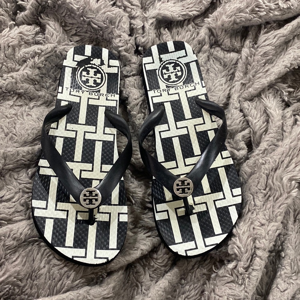 Tory Burch Flip Flops size 6!